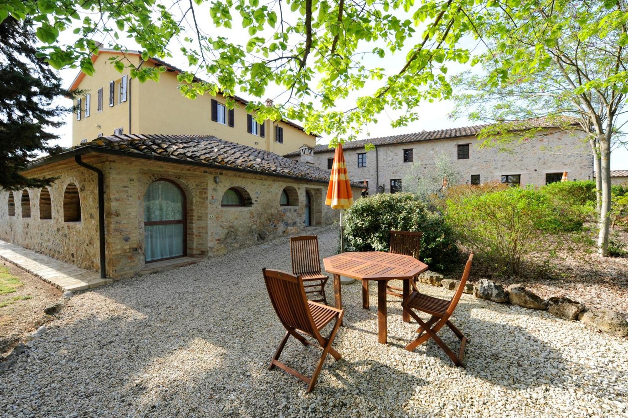 Fattoria Agriturismo Nerbona Villa Casole dʼElsa Exterior foto